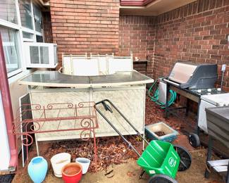 Wrap Around Bar, Weber Grill