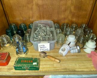 LOTS OF VINTAGE INSULATORS