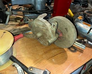 Hand operated grinder / sharpener