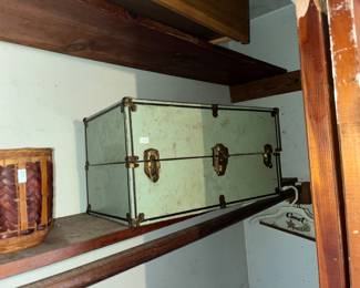 VINTAGE DOLL TRUNK