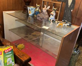 Another lighted store display case