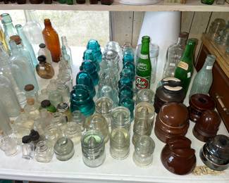 LOTS OF VINTAGE INSULATORS