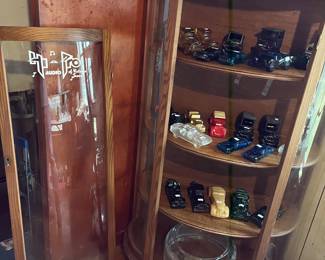 OAK CURVED GLASS CABINET