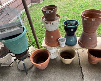 FLOWER POTS