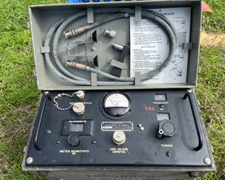 Vintage Air Force radar ECHO BOX TS-488/U - Excellent condition w/ crystals included!