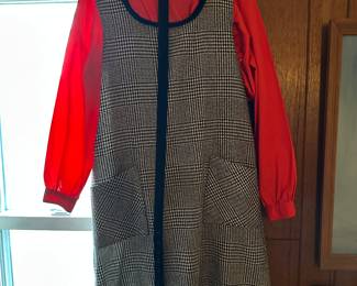 Just a few select pieces of vintage clothing! It’s all in EXCELLENT CONDITION! 
