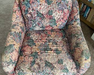 Comfy side chair! 