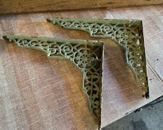 These antique iron brackets are FANTASTIC! 
