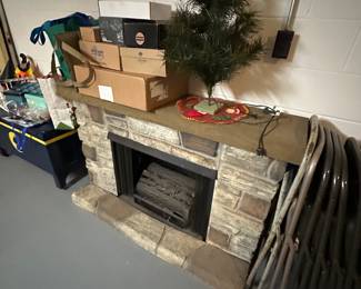 Got the keys on Tuesday! Here are the pics for the initial walk through! We did not open any boxes or totes! This is just what was out waiting for us! More detailed photos added almost daily starting this week!