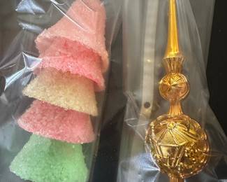 A set of FOUR Vintage Jewelbrite Frosted Bells and a Paramount Plastic God Tree Topper! 