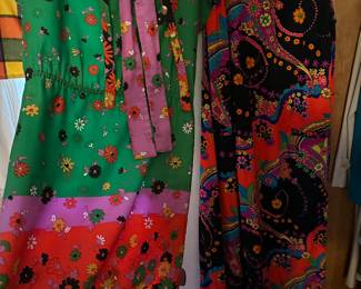 Just a few select pieces of vintage clothing! It’s all in EXCELLENT CONDITION! 