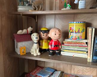 More collectibles and comics! 