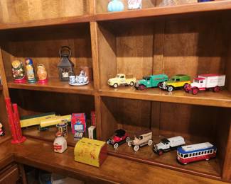 Lots of vintage toys and banks!
