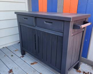 Grilling cabinet outdoor furniture 