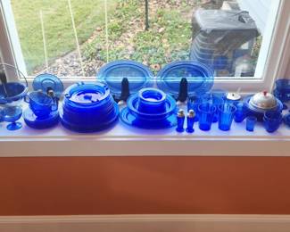 1930s Hazel Atlas Moderntone Cobalt Blue HUGE collection 
Complete settings for four plus. And ALL the extras 