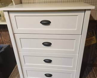 Cute (new) white dresser. Good condition. Clean