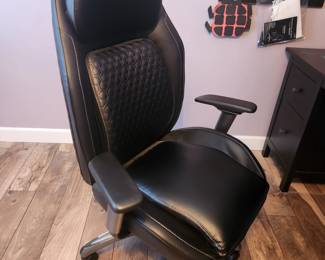 Very comfortable office chair