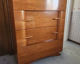 Amazing Modern Deco furniture set. Desk, side table, dresser
Great set in excellent condition 