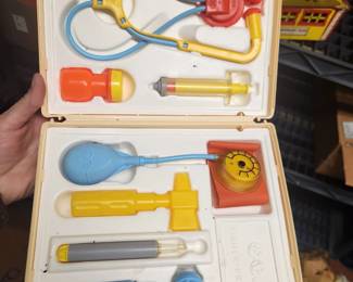 Vtg doctor kit