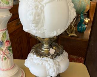 Lion Face Lamp - one face as hole in nose. Price accordingly - put it in a corner