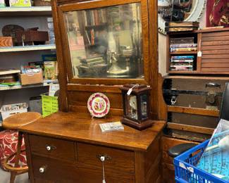 Beautiful Ok furniture. - price reduction