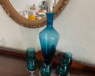 Vintage decanter set