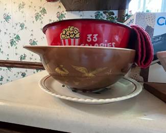 Vintage Pyrex Early American cinderella bowl