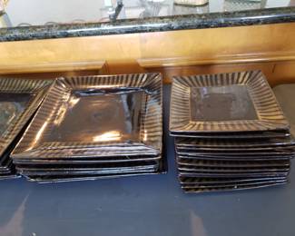 SQUARE PLATES
