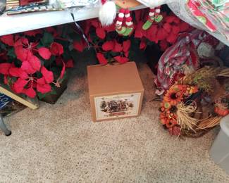 CHRISTMAS DECOR
