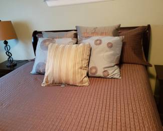 QUEEN SLEIGH BED
