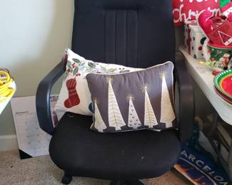 OFFICE CHAIR AND PILLOWS