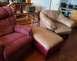RECLINER & ARMCHAIR