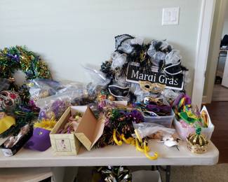 MARDI GRAS ITEMS