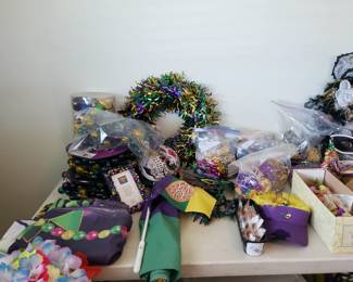 MARDI GRAS ITEMS