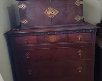 ANTIQUE CHEST