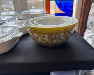 Spring blossom/crazy daisy 3 pc Pyrex bowls