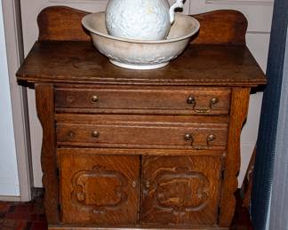 ANTIQUE WASHSTAND
