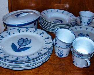 BLUE TULIP PLATE SET
