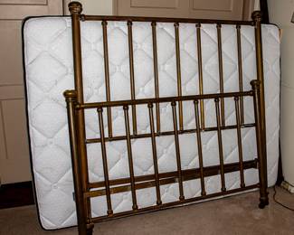 Brass Bedsted and Full Mattress Set