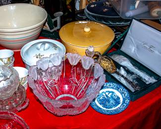 VINTAGE GLASS AND CERAMICS