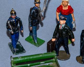 VINTAGE LEAD FIGURES