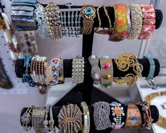 VINTAGE JEWELRY