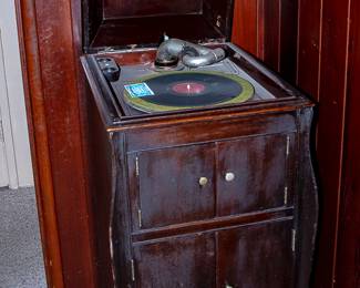 WIDE UP RECORD PLAYER