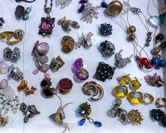 VINTAGE JEWELRY