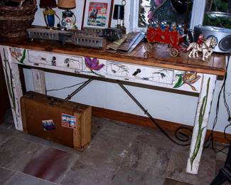 COUNTRY ACCENT TABLE