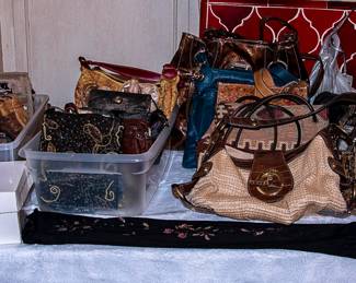 Clothes - Shoes - Purses