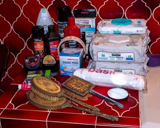 Clothes - Shoes - Purses