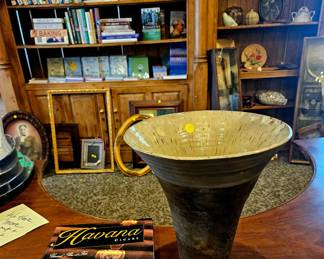 Have a cigar and a vase, why dontcha?