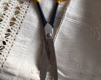 #CHESAPEAKE AND OHIO RAILROAD SCISSORS 