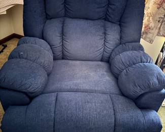 NICE LIFT CHAIR 